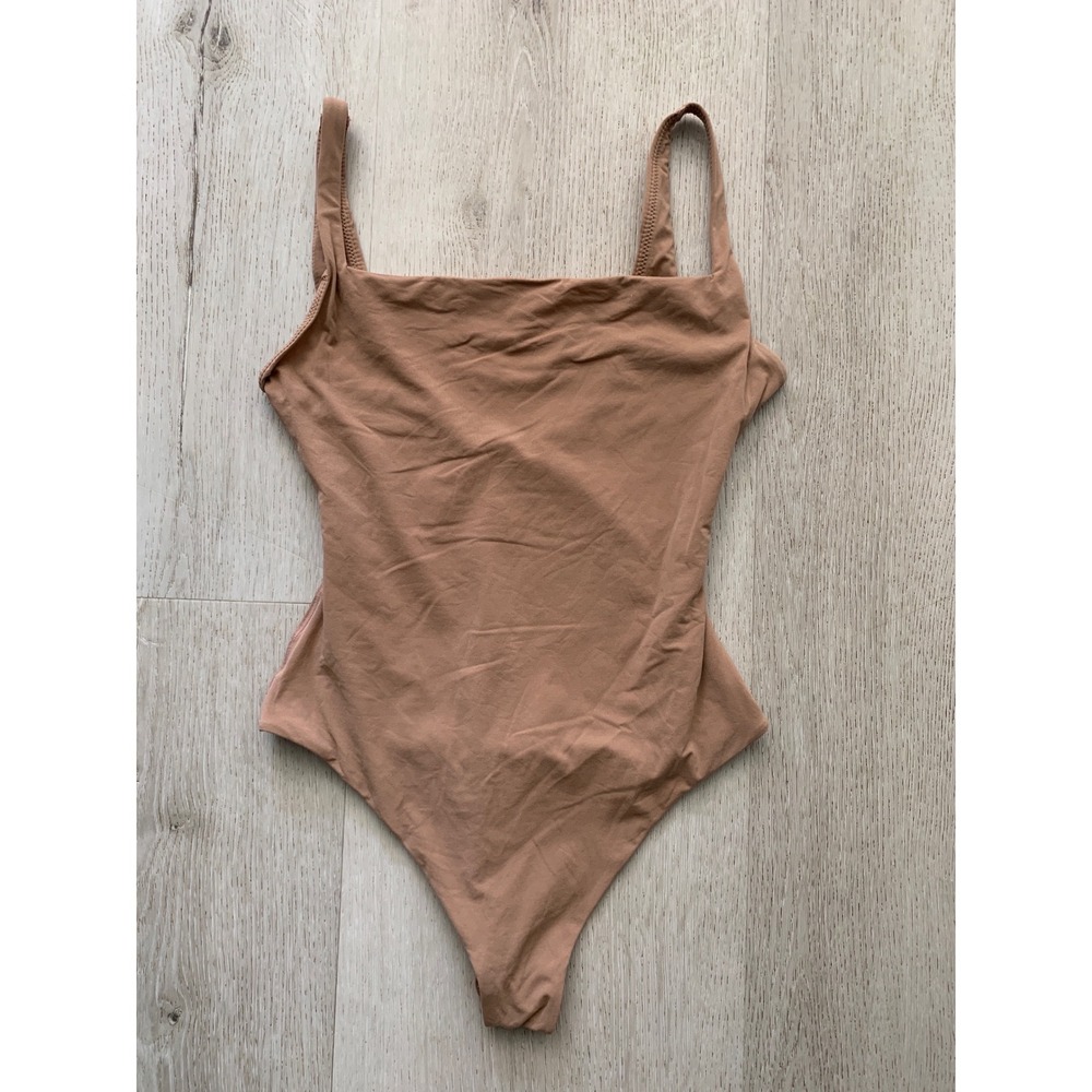 SKIMS Fits Everybody Square Neck Bodysuit Clay Brown XS Thong Back Snap Closure